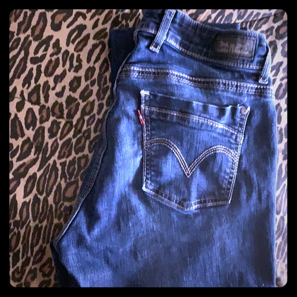 Ladies Levi’s size 12 dark denim jeans